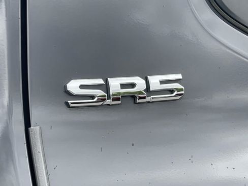 Used 2024 Toyota Tacoma SR5 AWD/4WD image 9