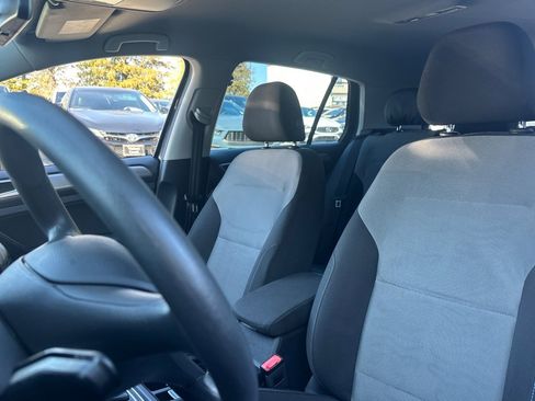 Used 2016 Volkswagen e-Golf SE w/ DC Fast Charging Package image 22