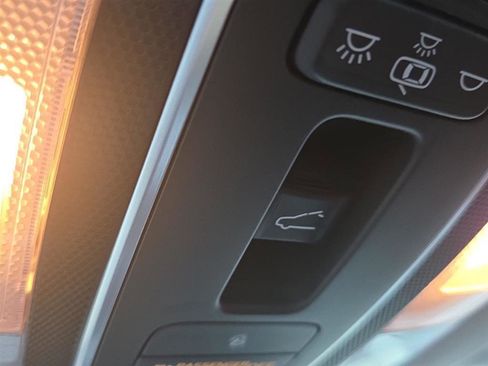 Used 2023 Hyundai Elantra Limited image 6