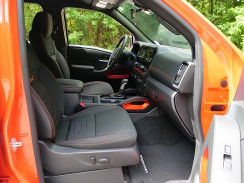 Used 2025 Nissan Frontier Pro-X RWD image 36