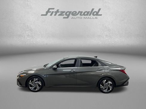 Used 2024 Hyundai Elantra SEL w/ Convenience Package FWD image 2