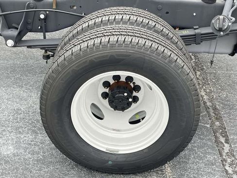 New 2026 Ford E-350 and Econoline 350 Super Duty w/ Driver's Safety Package RWD image 9