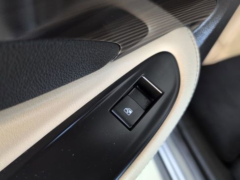 Used 2019 Buick Envision Essence image 28