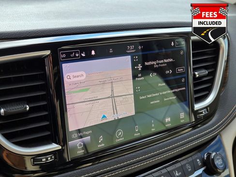 Used 2021 Chrysler Pacifica Limited w/ Premium & Safety Sphere Group AWD/4WD image 27