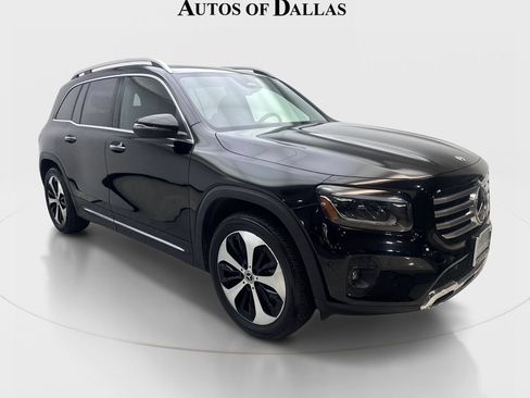 Used 2025 Mercedes-Benz GLB 250 4MATIC image 4