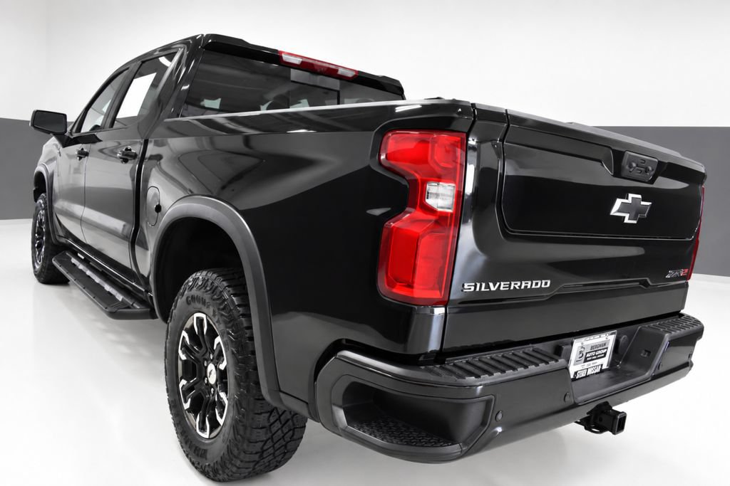 Used 2023 Chevrolet Silverado 1500 ZR2 w/ Technology Package AWD/4WD image 3