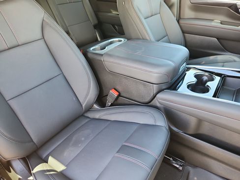 New 2026 Chevrolet Suburban RST w/ RST Capability Package AWD/4WD image 13