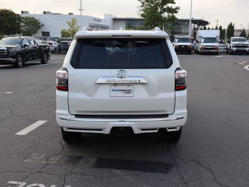 Used 2023 Toyota 4Runner Limited AWD/4WD image 9