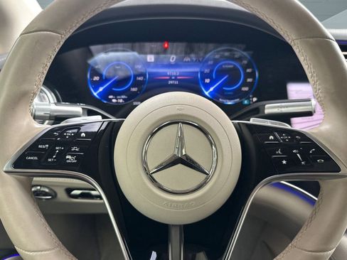 Certified 2023 Mercedes-Benz EQS 580 4MATIC Sedan image 16