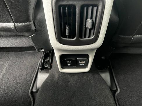 Certified 2019 Jeep Compass Limited w/ Safety & Security Group image 12