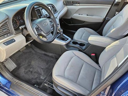 Used 2018 Hyundai Elantra SE image 9