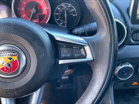 Used 2018 FIAT 124 Spider Abarth w/ Convenience Group image 23