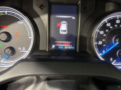 Used 2022 Toyota Venza LE image 24