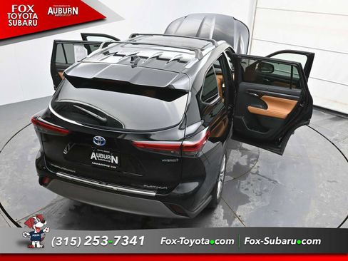 Used 2023 Toyota Highlander Platinum image 33