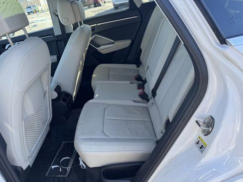 Used 2023 Audi Q3 2.0T Premium w/ Convenience Package image 7