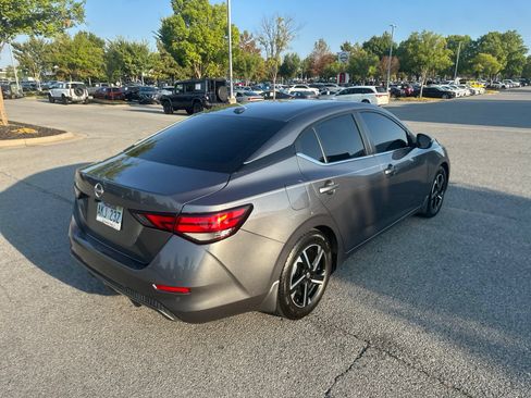 Used 2025 Nissan Sentra SV FWD image 5
