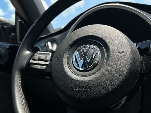 Used 2012 Volkswagen Beetle 2.0T FWD image 27