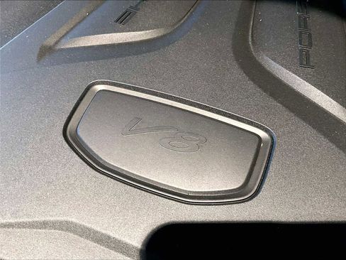 Used 2025 Porsche Cayenne GTS w/ Premium Package image 35