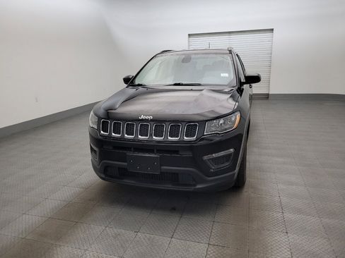 Used 2018 Jeep Compass Sport w/ Cold Weather Group FWD image 15