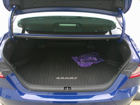 Used 2025 Toyota Camry LE image 32