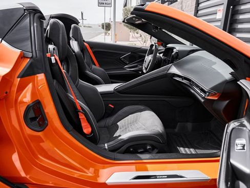 Used 2024 Chevrolet Corvette Z06 w/ Z07 Performance Package image 32