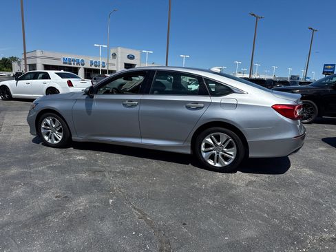 Used 2019 Honda Accord LX image 3