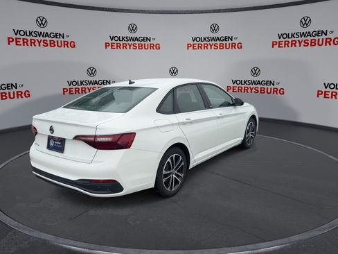 Certified 2023 Volkswagen Jetta Sport image 8