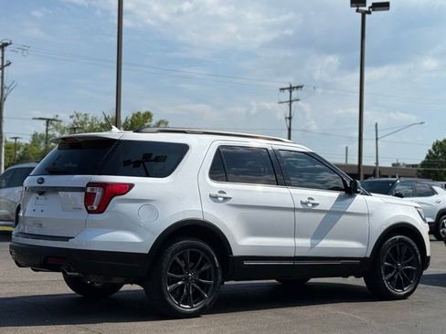 Used 2018 Ford Explorer XLT w/ XLT Appearance Package AWD/4WD image 40