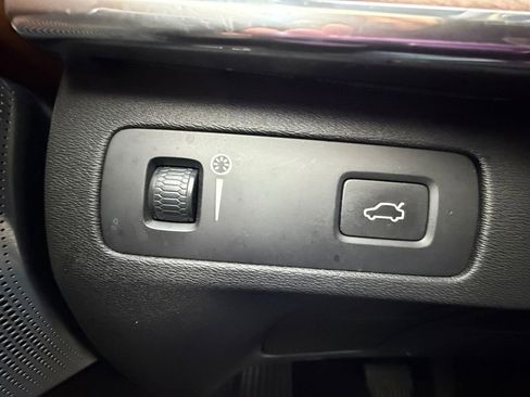 Used 2018 Volvo XC90 T6 Inscription w/ Convenience Package image 24