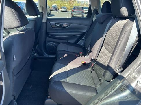 Used 2019 Nissan Rogue SV image 23