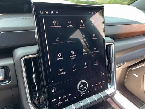 Used 2025 GMC Yukon Denali AWD/4WD image 19