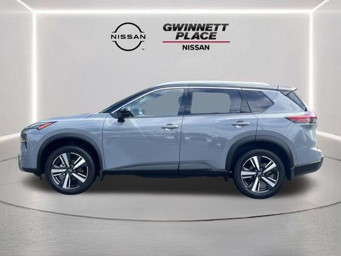 Certified 2025 Nissan Rogue SL w/ SL Premium Package FWD image 25
