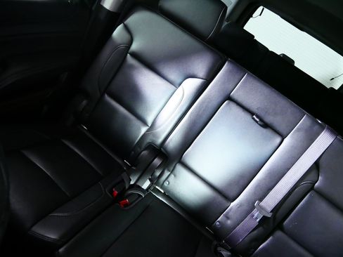 Used 2016 Chevrolet Suburban LT w/ Luxury Package AWD/4WD image 12
