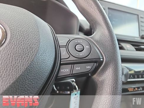 Used 2022 Toyota RAV4 LE w/ Carpet Mat Package (TMS) AWD/4WD image 13