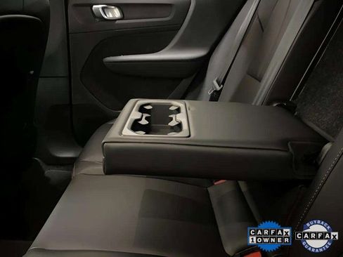 Used 2025 Volvo XC40 B5 Plus image 70