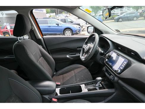 Used 2021 Nissan Kicks SV FWD image 9