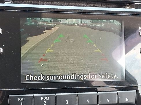 Used 2017 Nissan Rogue SV AWD/4WD image 19