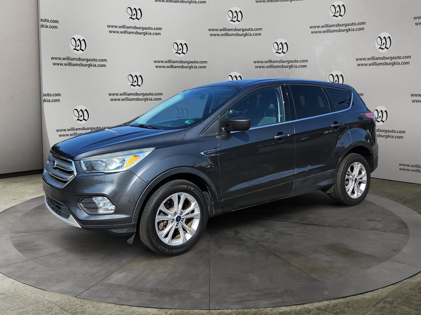 Used 2017 Ford Escape SE AWD/4WD image 1