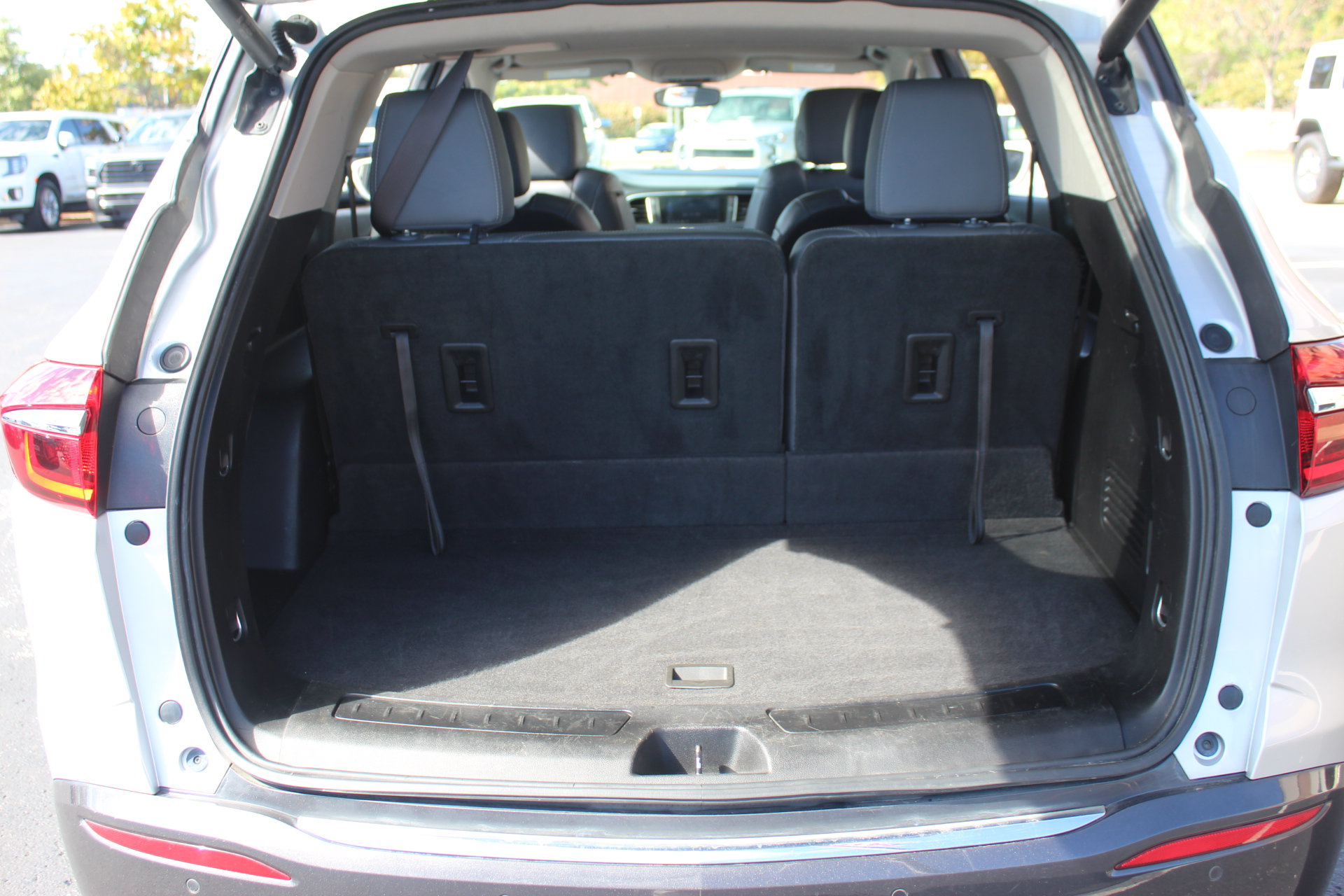 Used 2020 Buick Enclave Essence FWD image 29