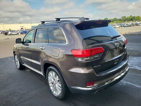 Used 2018 Jeep Grand Cherokee Summit AWD/4WD image 2