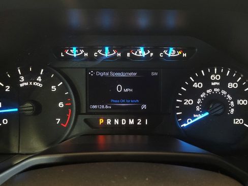 Used 2015 Ford F150 XL w/ Equipment Group 101A Mid AWD/4WD image 23