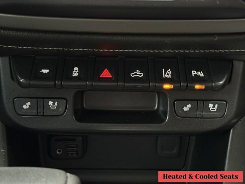 Used 2021 GMC Canyon Denali image 27