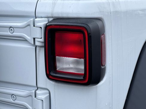 Used 2024 Jeep Wrangler Sport S image 50