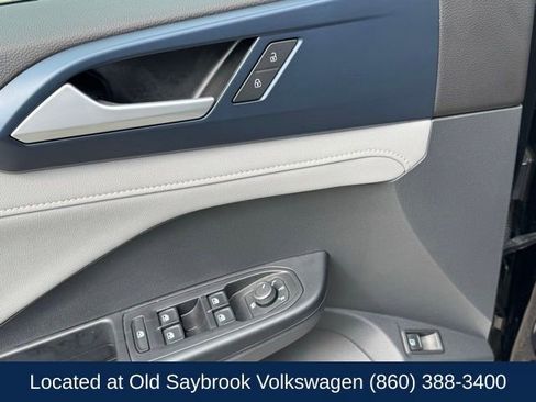 Used 2024 Volkswagen Taos SE image 34