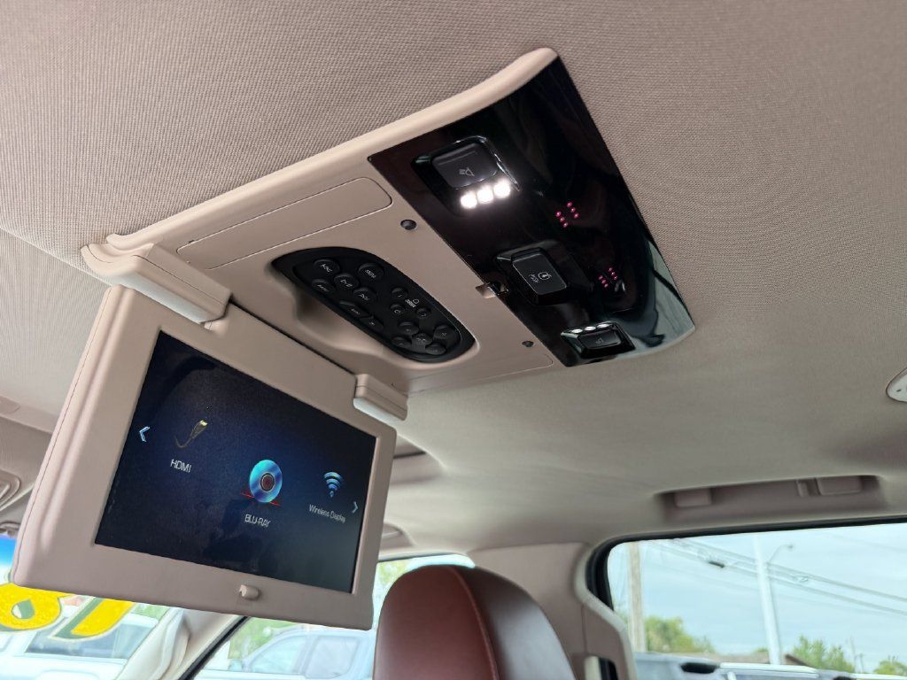 Used 2018 Cadillac Escalade ESV Premium Luxury w/ LPO, Radiant Package AWD/4WD image 28