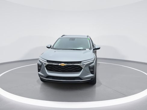 New 2026 Chevrolet Trax LT FWD image 3
