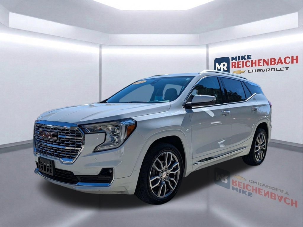 Used 2024 GMC Terrain Denali AWD/4WD image 8