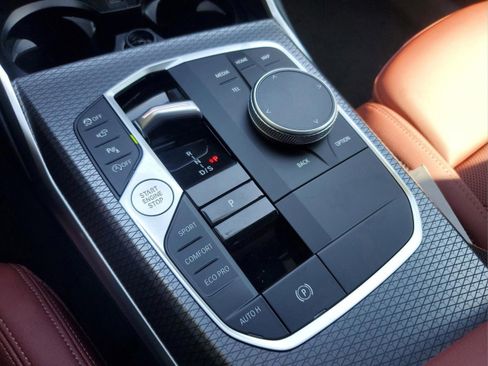 Used 2025 BMW 330i Sedan w/ M Sport Package image 30