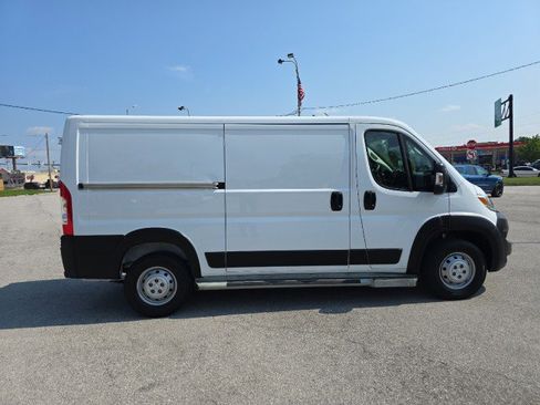 Used 2023 RAM ProMaster 2500 image 5