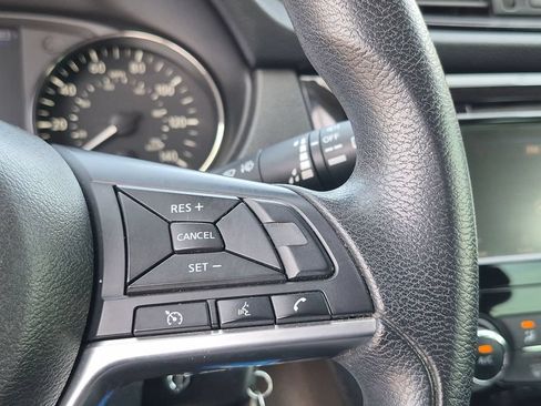Used 2018 Nissan Rogue S FWD image 15